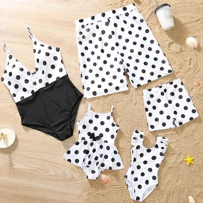 King Queen Swimsuit Family Matching Outfits One-Piece Mother Daughter Swimwear Beach Mommy and Me Clothes Father Son Swim Shorts