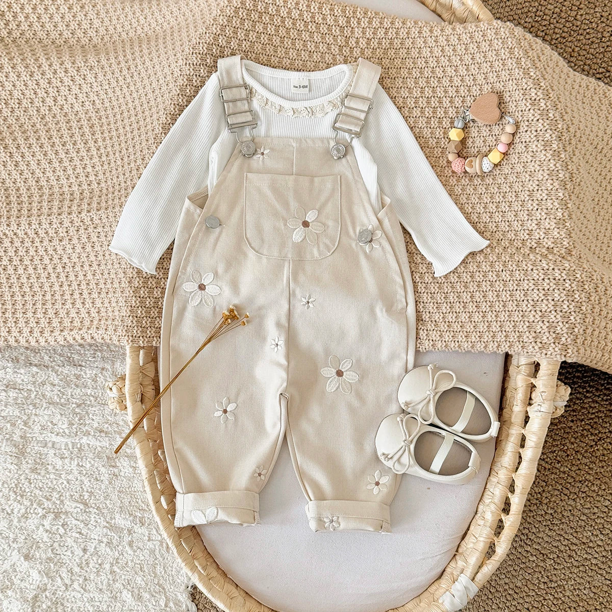 Summer Hot Baby Suspender Pants Sleeveless Flower Embroidery Loose Overalls Romper Girls Jumpsuits Boys Clothes with Pockets