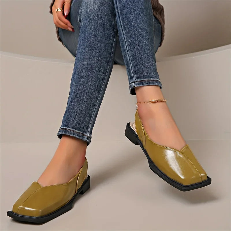 Leather Toe Cap Sandals for Women 2024 New Flat Bottomed Square Toe Single Shoes, Retro Exterior Wear, Anti Slip Beach Slippers