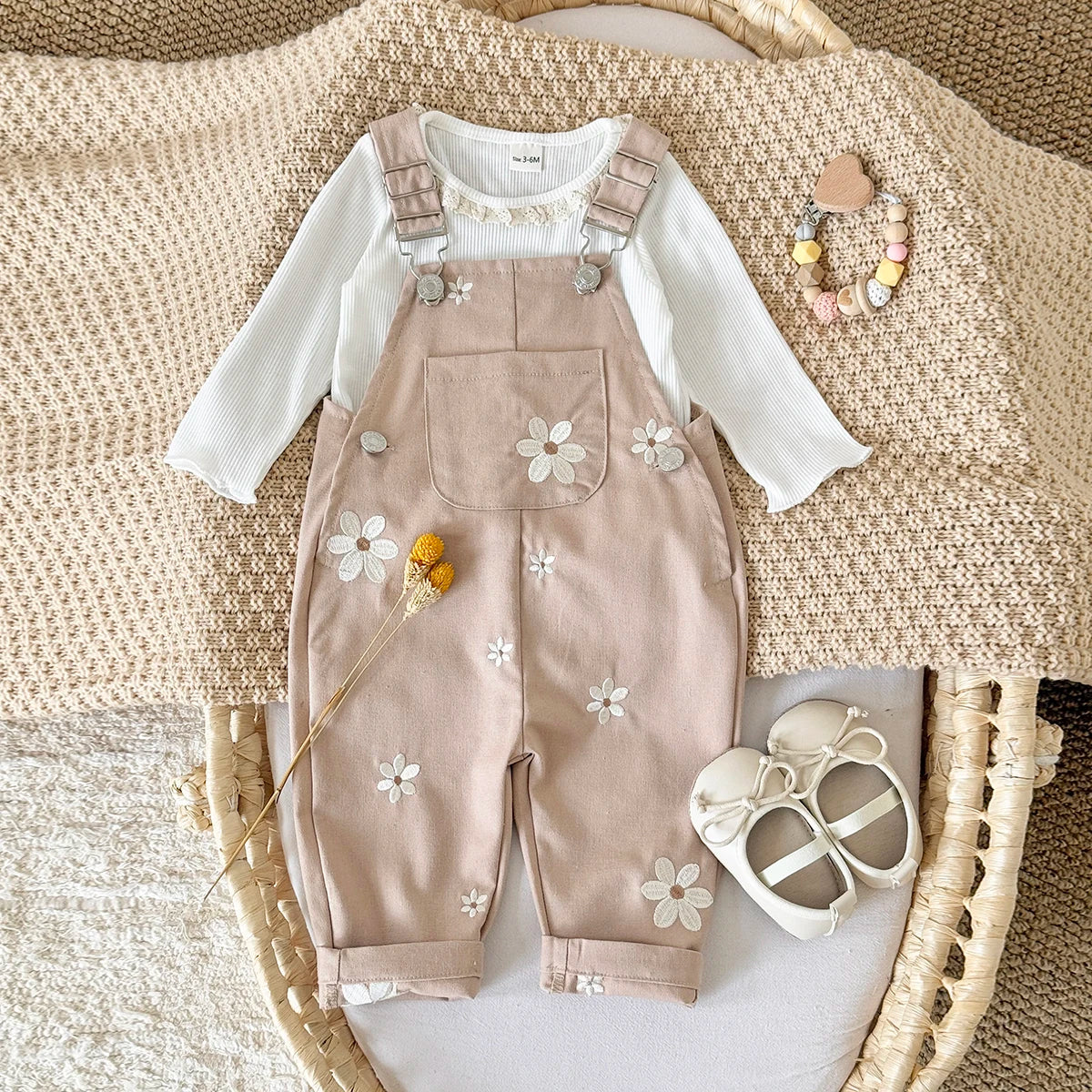 Summer Hot Baby Suspender Pants Sleeveless Flower Embroidery Loose Overalls Romper Girls Jumpsuits Boys Clothes with Pockets