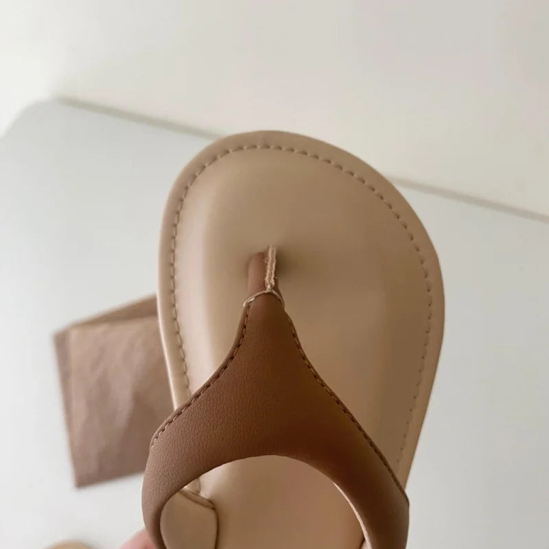 2026 New Legged Children's Sandals Girls' Flip flops Beach Vacation Flat Shoes Solid Color Summer Amorous Feelings