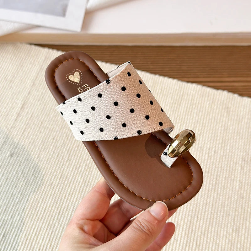 Kids Polka Dot Flip Flops Summer Open Toe Sandals with Metal Buckle Non-slip Soft Sole Beach Slippers for Girls 2026 New 26-36