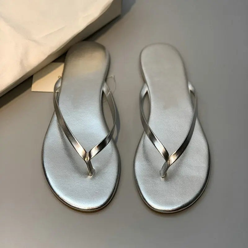 Women Flip Flops 2026 Summer New Comfortable Breathable Soft Bottom Beach Muje Lightweight Fashion Outdoor Slip on Casual Flats