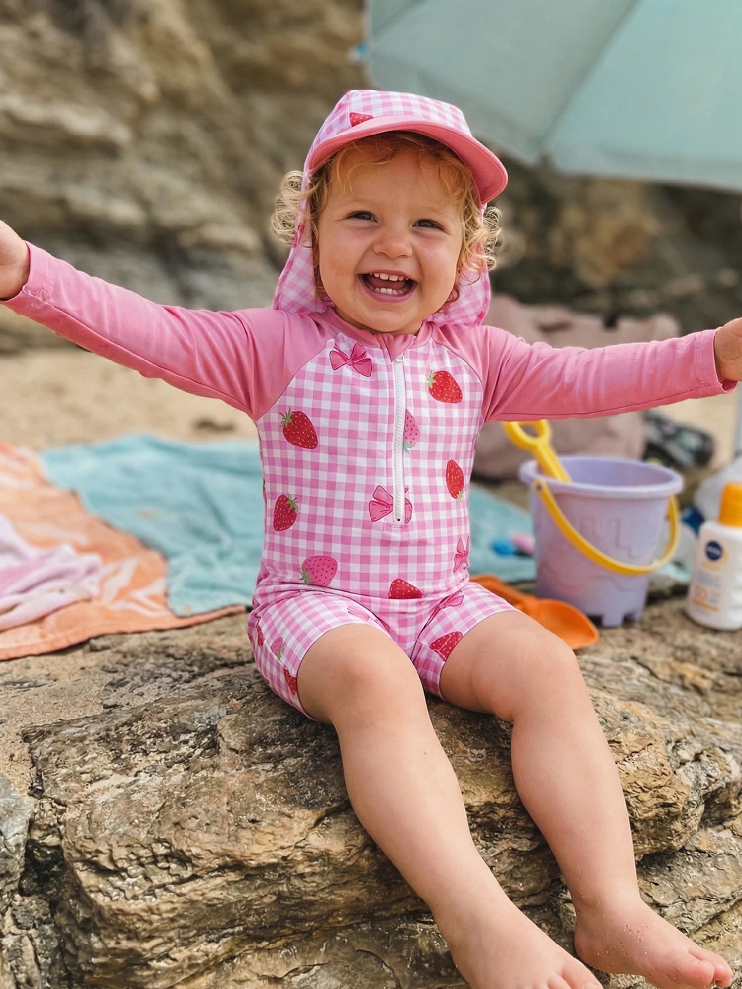 3M-3T Toddler Girl Rash Guard Swimsuit Strawberry/Bow/Cherry Print Long Sleeves Front Zipper Bathing Suit with Hat