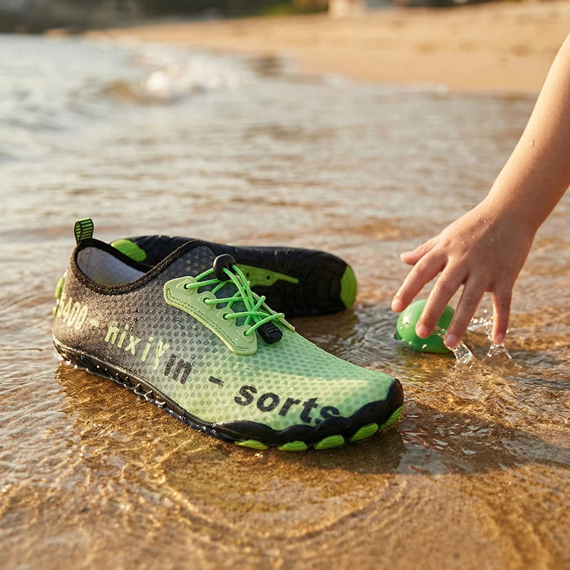 Breathable Boys and Girls Aqua Shoes Anti-Bump Toe Drainage Design Outdoor Hiking and Wading Water Shoes Barefoot Shoes
