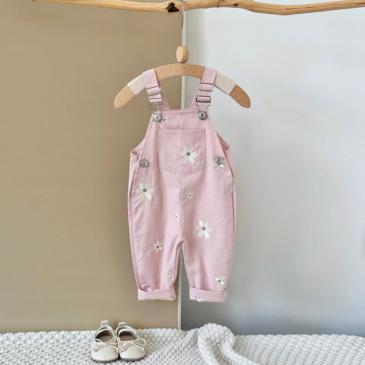 Summer Hot Baby Suspender Pants Sleeveless Flower Embroidery Loose Overalls Romper Girls Jumpsuits Boys Clothes with Pockets
