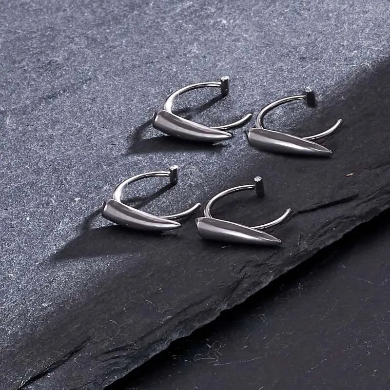 Stainless Steel Gothic Sharp Teeth Lip Clip for Women Men Punk Non Piercing Fake Body Piercing Halloween Jewelry Accessories