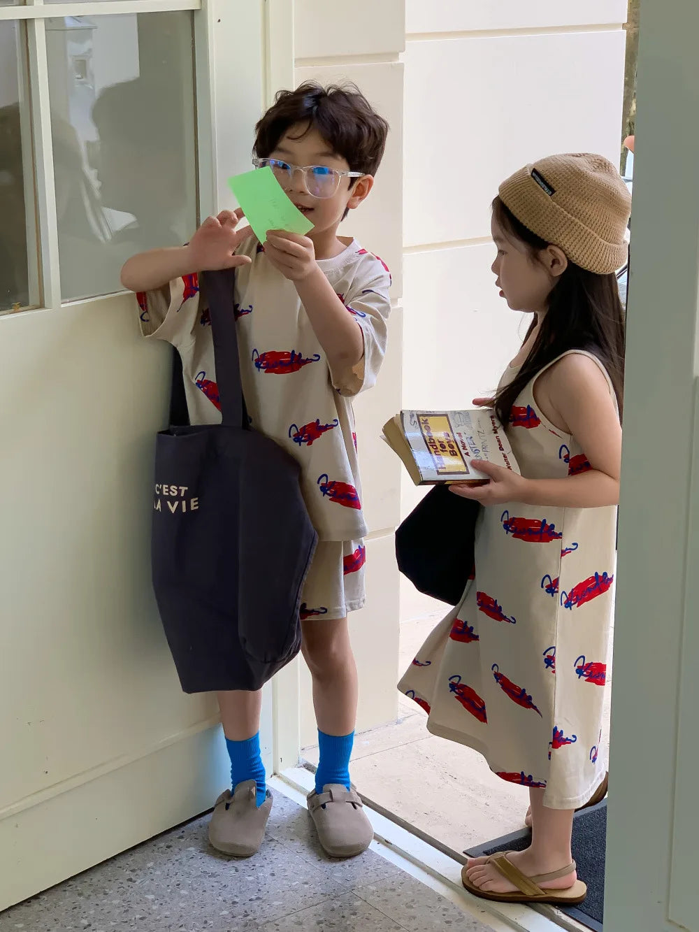 9000 Brother and Sister Clothes Summer New Korean Alphabet Graffiti Girl's Long T-shirt Dress Or Boy's Two Piece Suit