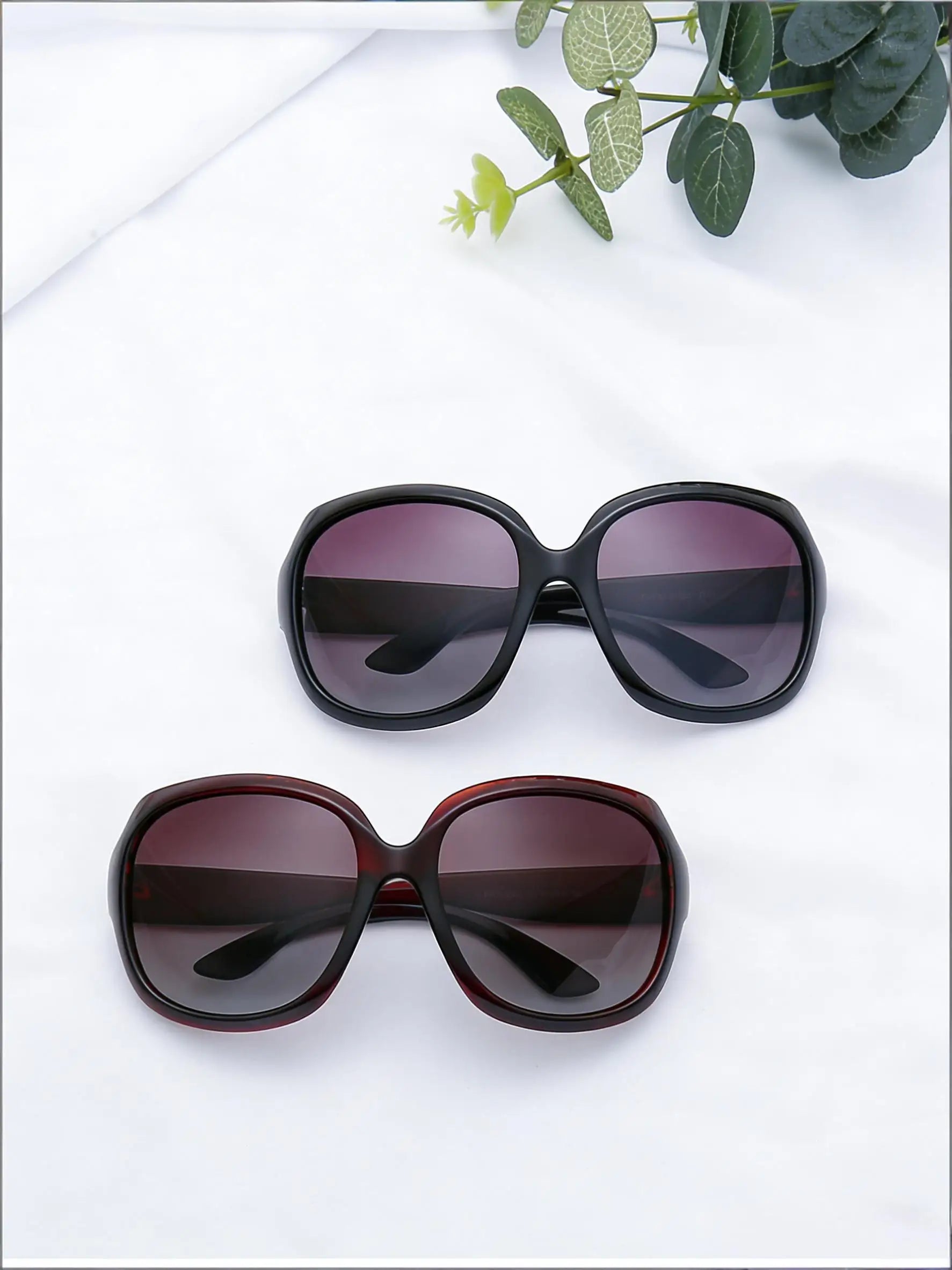 Women's Fashionable Polarized Sunglasses |    Trendy Color-Changing Lenses |   Fashionable Glasses, Everyday Style, Casual Accessories. a Stylish Large-Frame Eyeglass Frame Designed for Fashionable Women, Perfect for Everyday