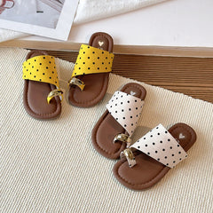 Kids Polka Dot Flip Flops Summer Open Toe Sandals with Metal Buckle Non-slip Soft Sole Beach Slippers for Girls 2026 New 26-36