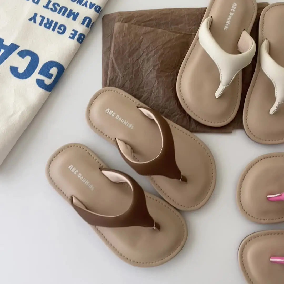 2026 New Legged Children's Sandals Girls' Flip flops Beach Vacation Flat Shoes Solid Color Summer Amorous Feelings