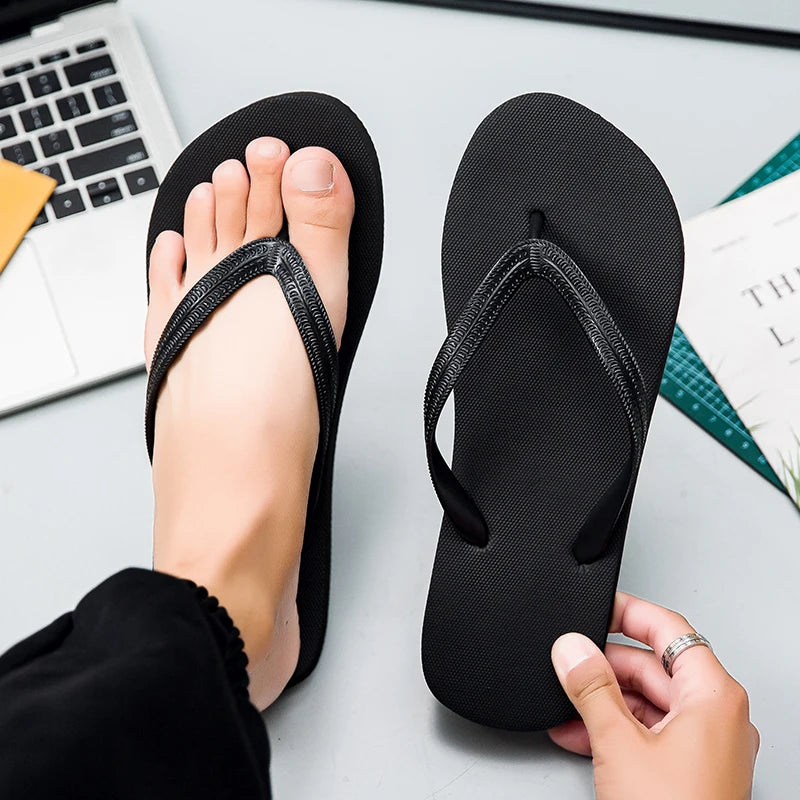 High Quality Men's Flip Flops Summer Light Beach Slippers Fashion Non-slip Casual Male Sandals Outdoor Black Flip Flop Sandals