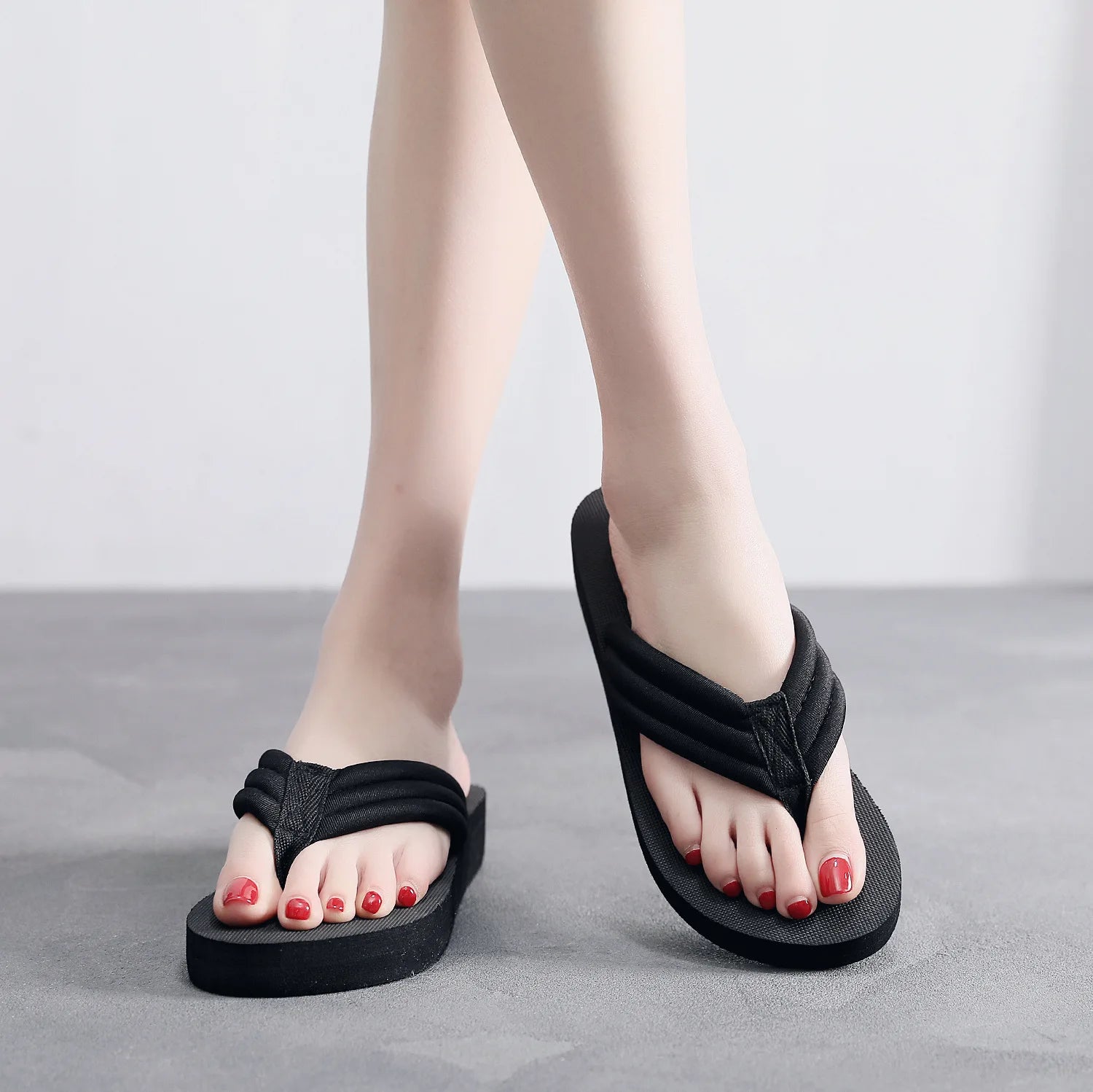 Fashion Women Flip Flop Thick Heel Slippers Flat Sandals Beach Summer Clip Toe Herringbone Slippers Zapatillas De Mujer