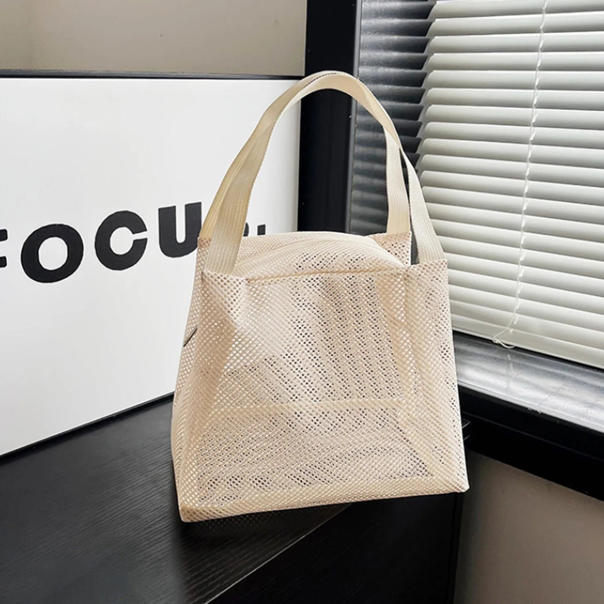 Large Capacity Travel Mesh Bag Portable Cosmetic Zipper Pouch with Handle New Design Makeup Toiletry Beach Bag