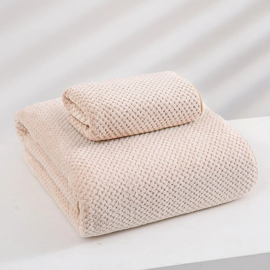 Boluoge large bath towel, thickened absorbent quick drying beach towel, coral fleece bath towel,  household adult towel