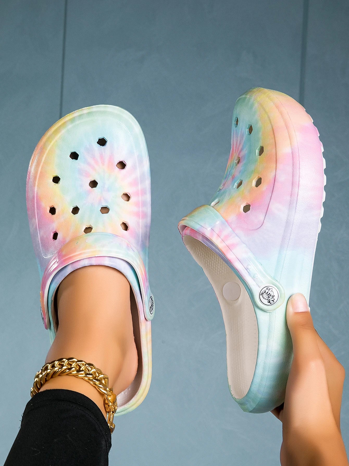 Garden Clogs Comfortable Women's Tie-dye Pattern Clogs, Slip On Lightweight Two-way Wear Clogs, Non-slip Summer Beach Slides 666