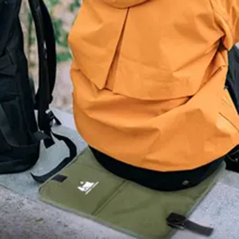 TARKA Foldable Outdoor Sitting Pad 600D Oxford Cloth Waterproof Beach Cushion Portable Hiking Camping Sitting Pad for Travel