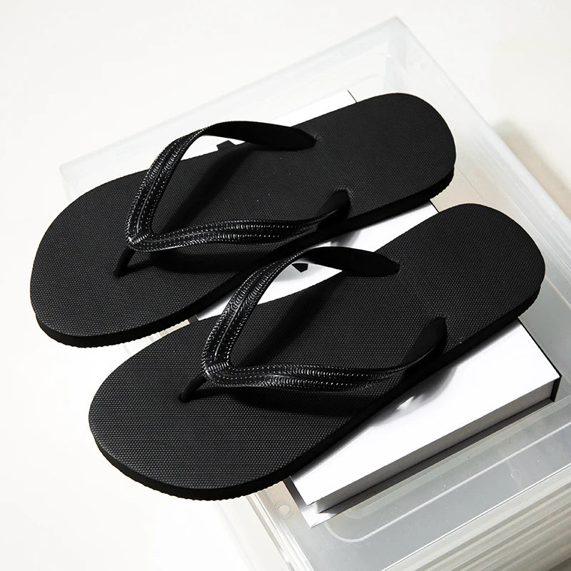 High Quality Men's Flip Flops Summer Light Beach Slippers Fashion Non-slip Casual Male Sandals Outdoor Black Flip Flop Sandals