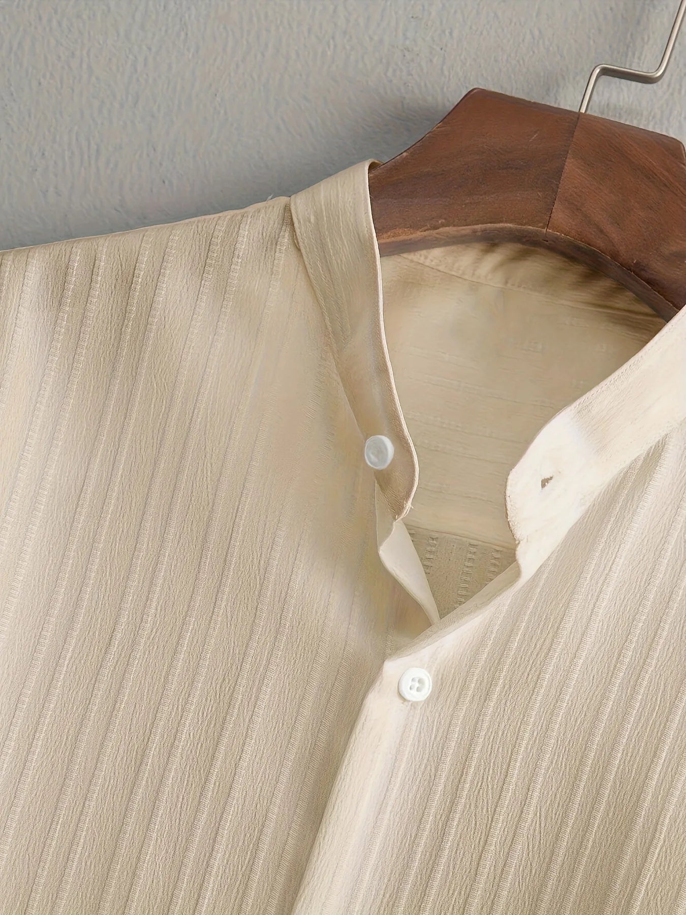 Men's Summer White Suit Outdoor Travel Suit Solid Color Vertical Strip Lapel Short-sleeved Shirt Drawstring Pants Two-piece Set