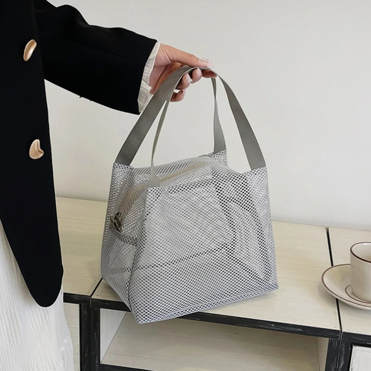 Large Capacity Travel Mesh Bag Portable Cosmetic Zipper Pouch with Handle New Design Makeup Toiletry Beach Bag