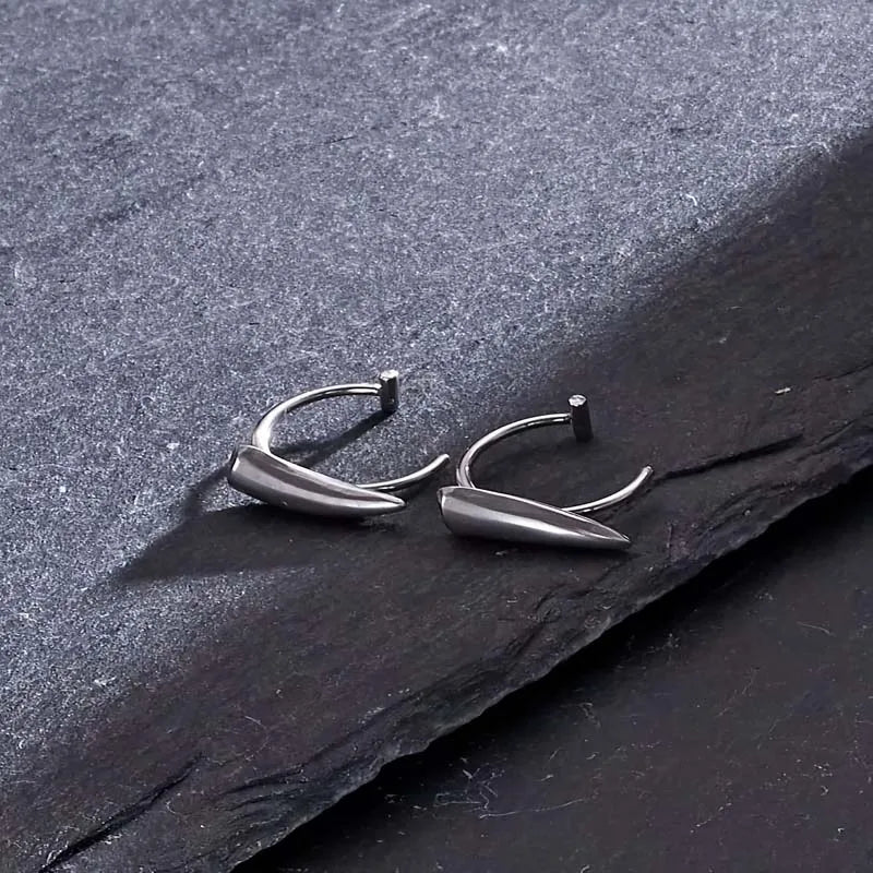 Stainless Steel Gothic Sharp Teeth Lip Clip for Women Men Punk Non Piercing Fake Body Piercing Halloween Jewelry Accessories