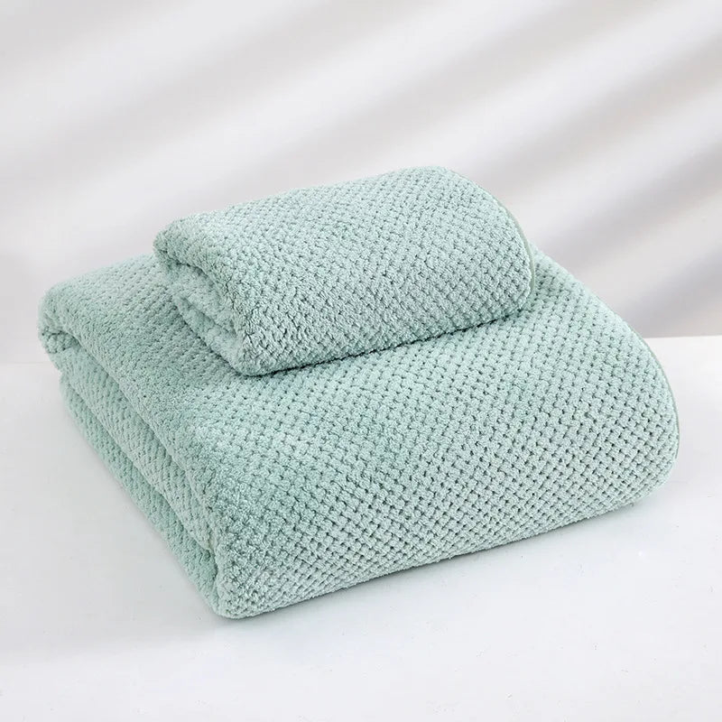 Boluoge large bath towel, thickened absorbent quick drying beach towel, coral fleece bath towel,  household adult towel