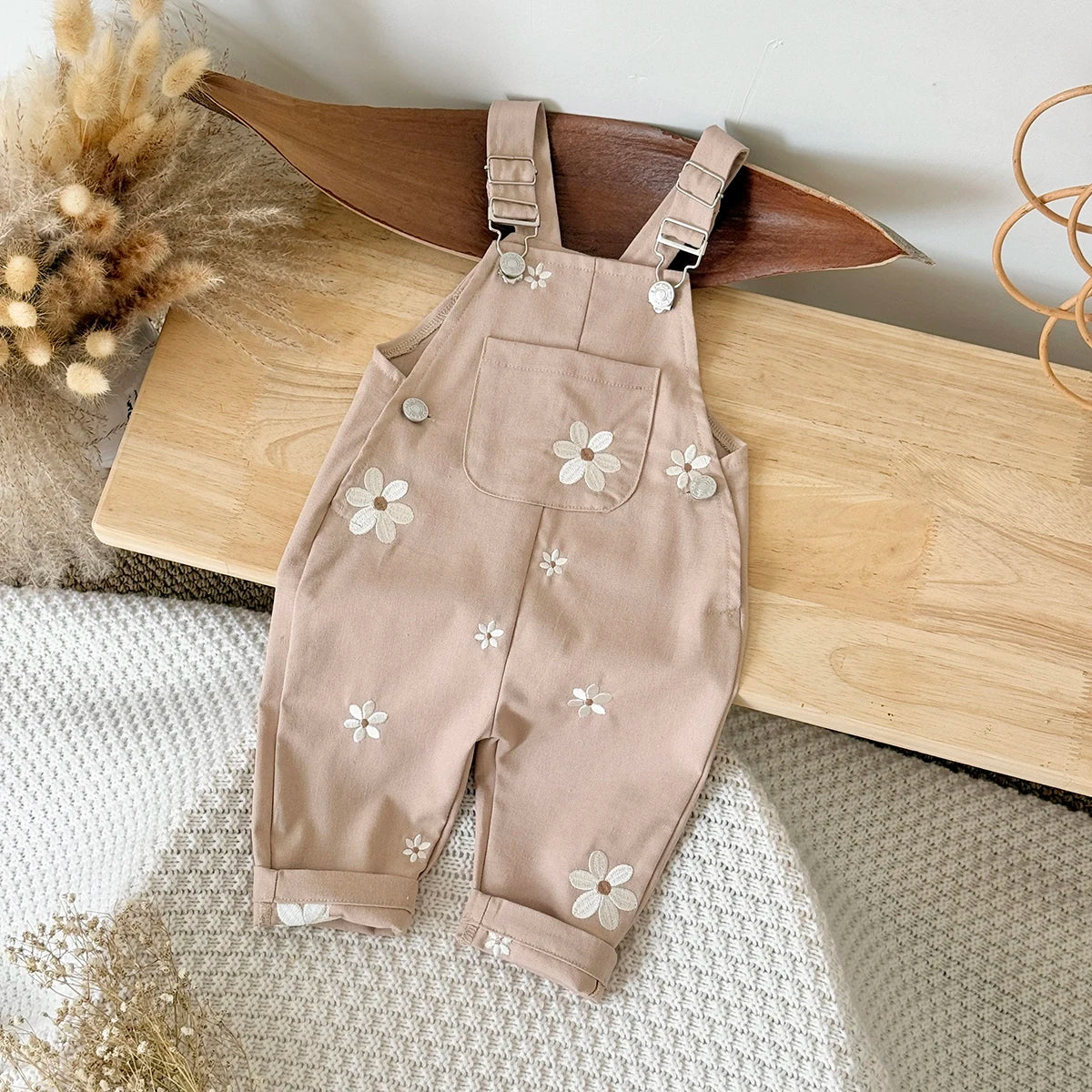 Summer Hot Baby Suspender Pants Sleeveless Flower Embroidery Loose Overalls Romper Girls Jumpsuits Boys Clothes with Pockets