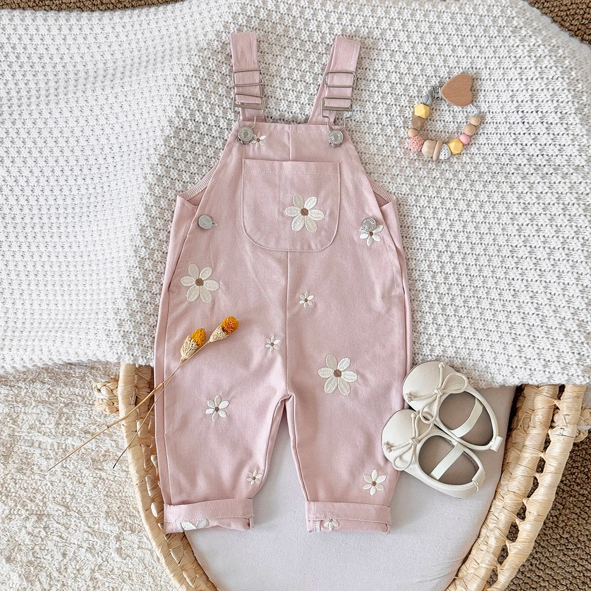 Summer Hot Baby Suspender Pants Sleeveless Flower Embroidery Loose Overalls Romper Girls Jumpsuits Boys Clothes with Pockets