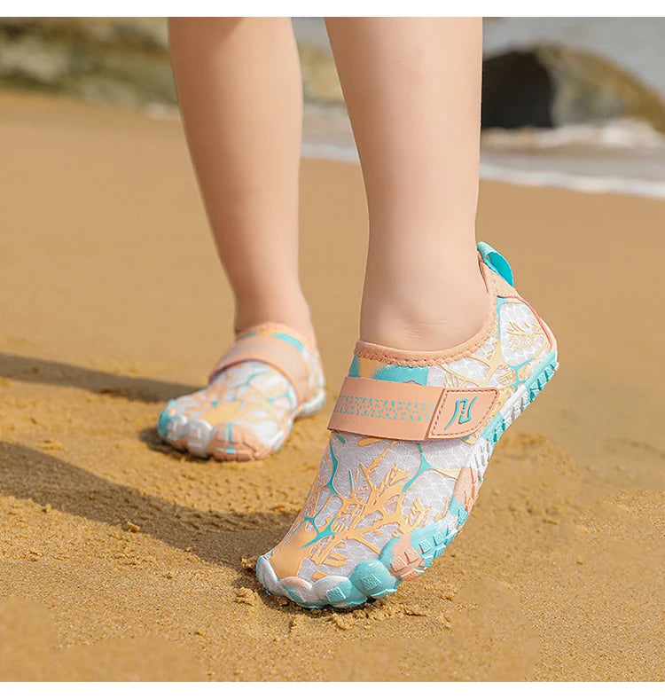Breathable Boys and Girls Aqua Shoes Anti-Bump Toe Drainage Design Outdoor Hiking and Wading Water Shoes Barefoot Shoes