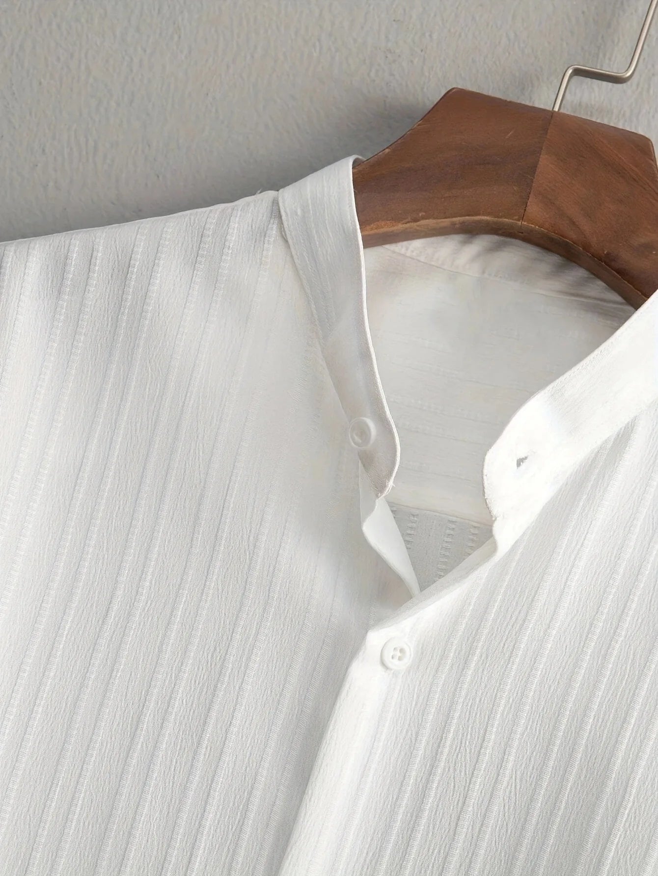 Men's Summer White Suit Outdoor Travel Suit Solid Color Vertical Strip Lapel Short-sleeved Shirt Drawstring Pants Two-piece Set