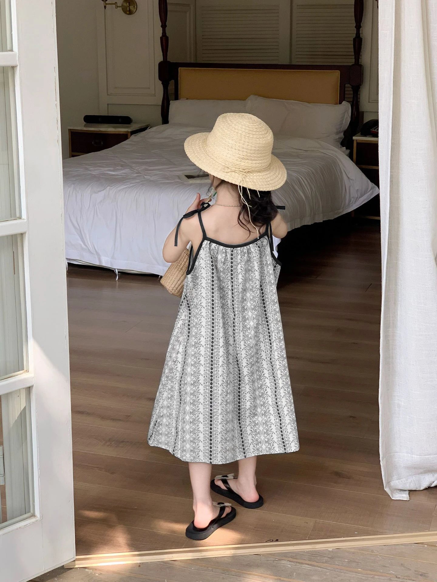 Bohemian printed style vacation dress For 1-9 Yrs Baby Girls 6.1 Children's Day Party Costumes Sleeveless loose beach Dress 2026