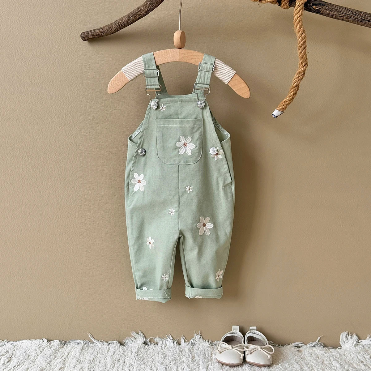 Summer Hot Baby Suspender Pants Sleeveless Flower Embroidery Loose Overalls Romper Girls Jumpsuits Boys Clothes with Pockets